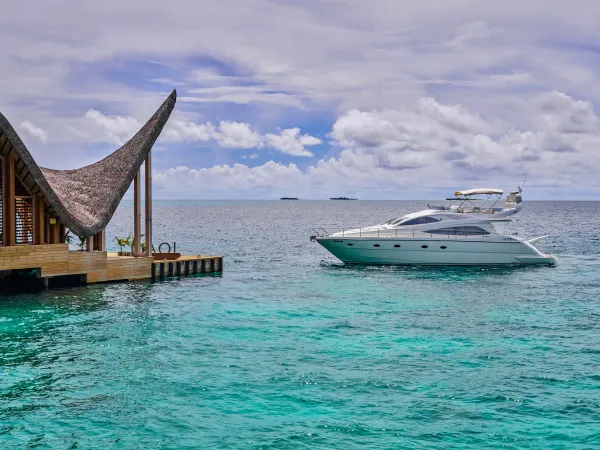 JOALI Maldives Aicon Yacht