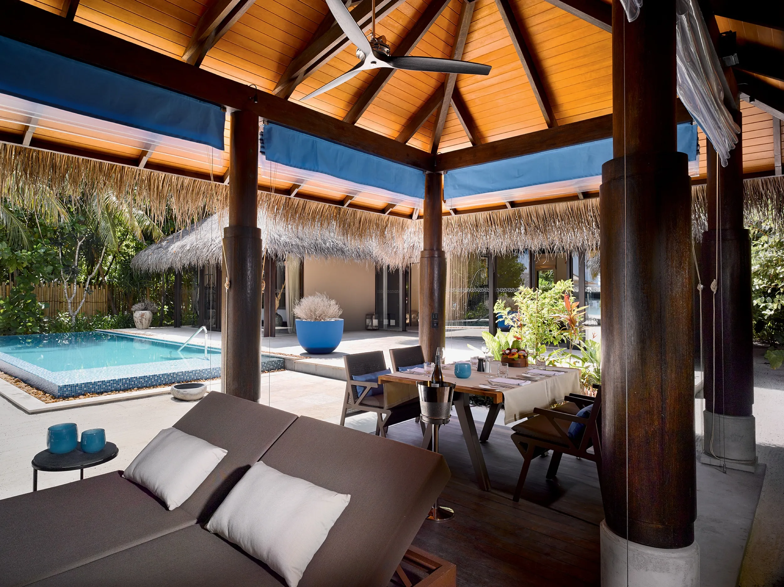 Deluxe Beach Pool Villa  Living Room 