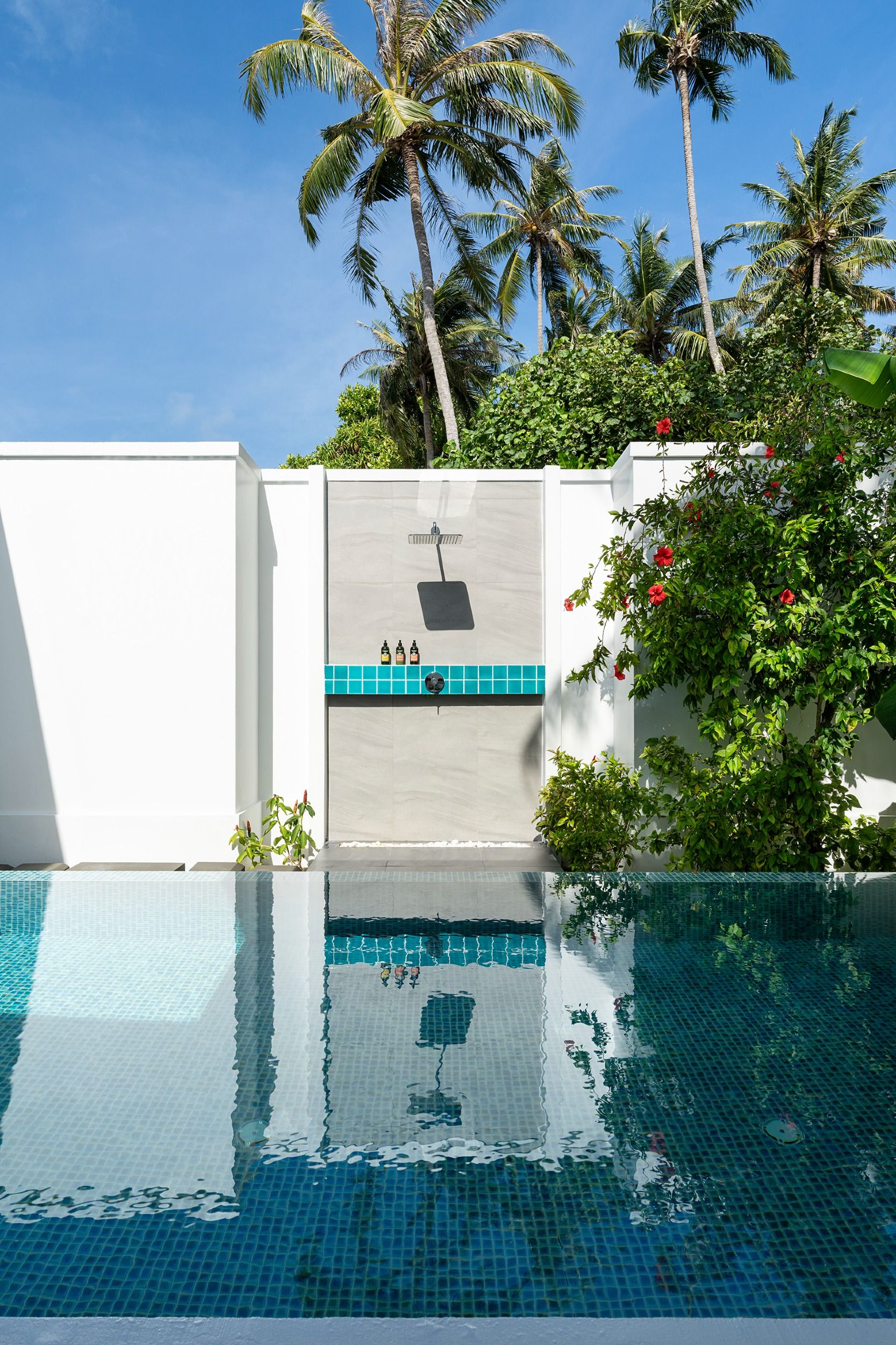 Beach Suite Garden Pool Vertical