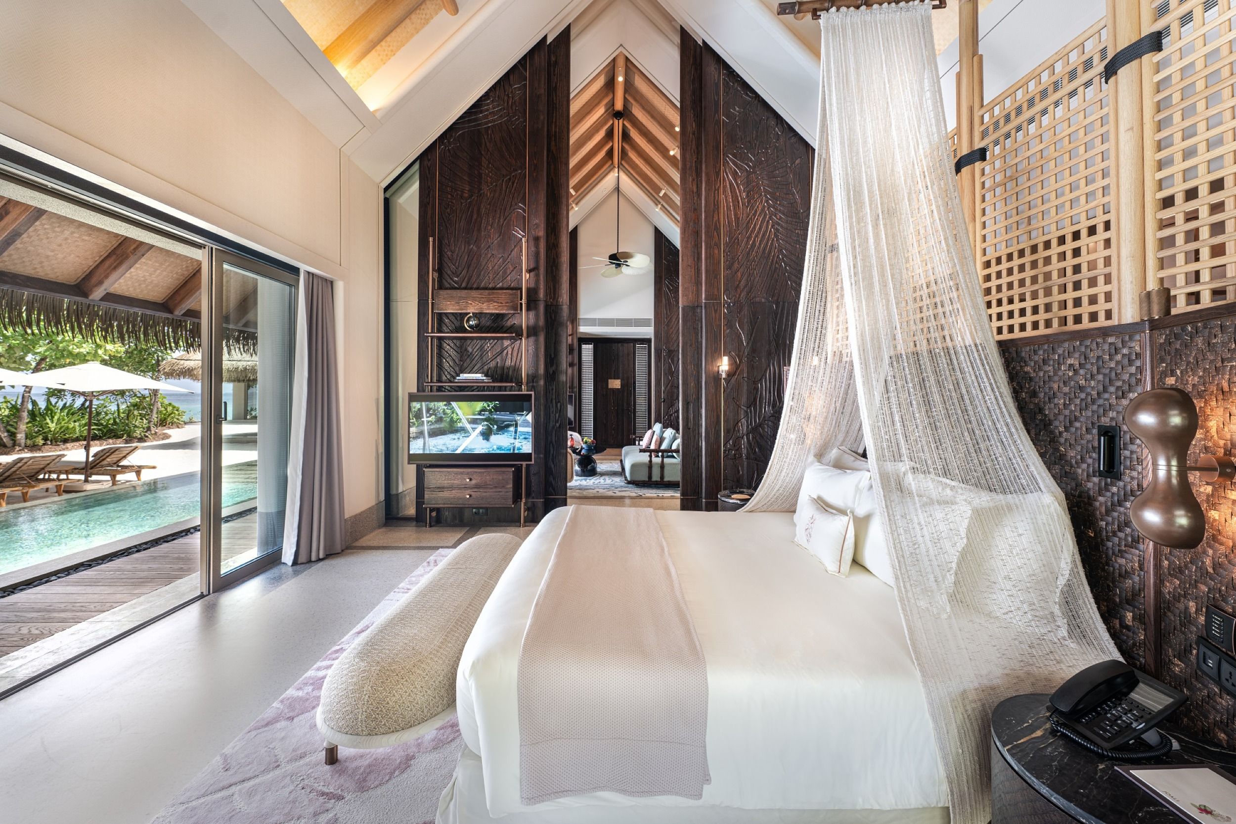Bedroom side view - Three Bedroom Beach Residence with Pool
