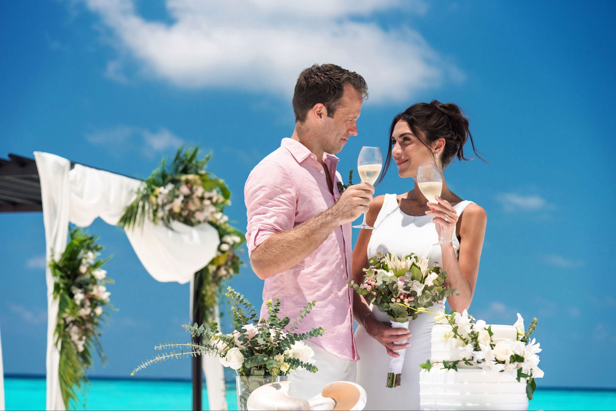 Weddings at Velaa Kaiveni Champagne Toast