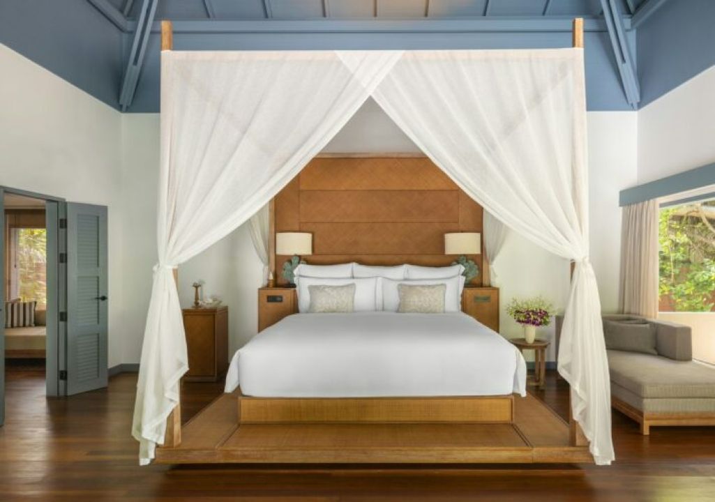 Four Poster Bed