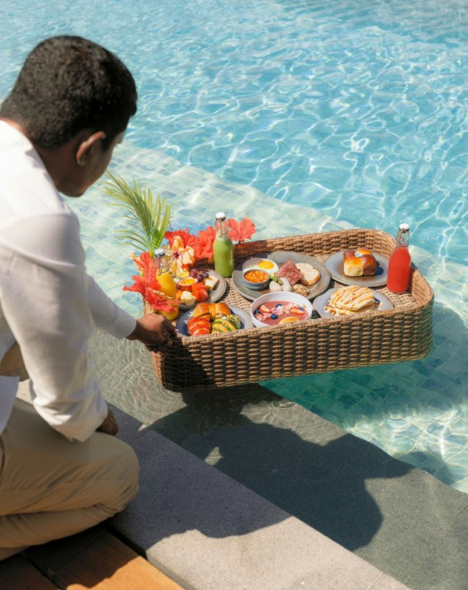 Butler Service - Floating Breakfast