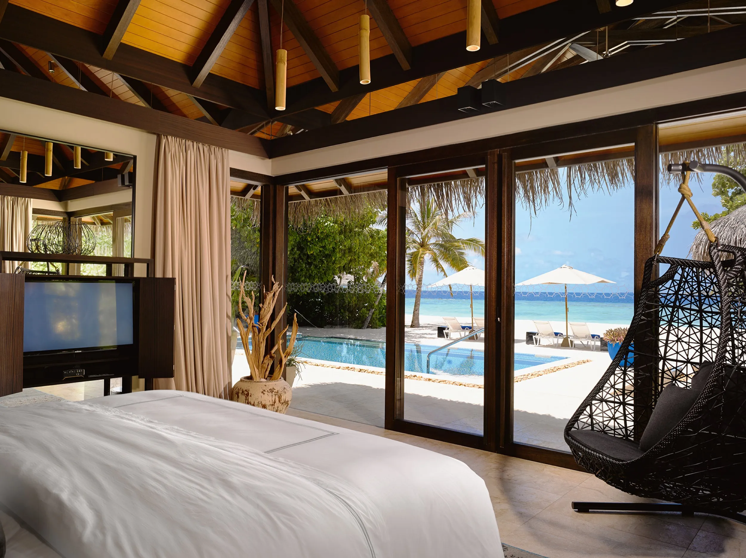 Deluxe Beach Pool Villa Bedroom