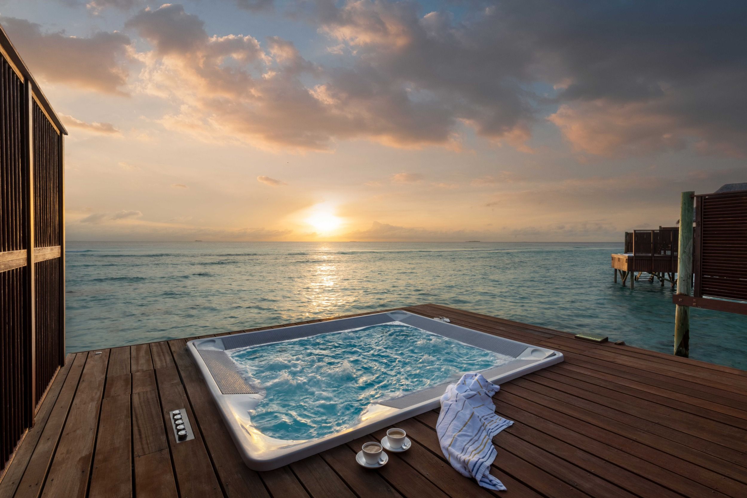 Grand Water Villa Jacuzzi