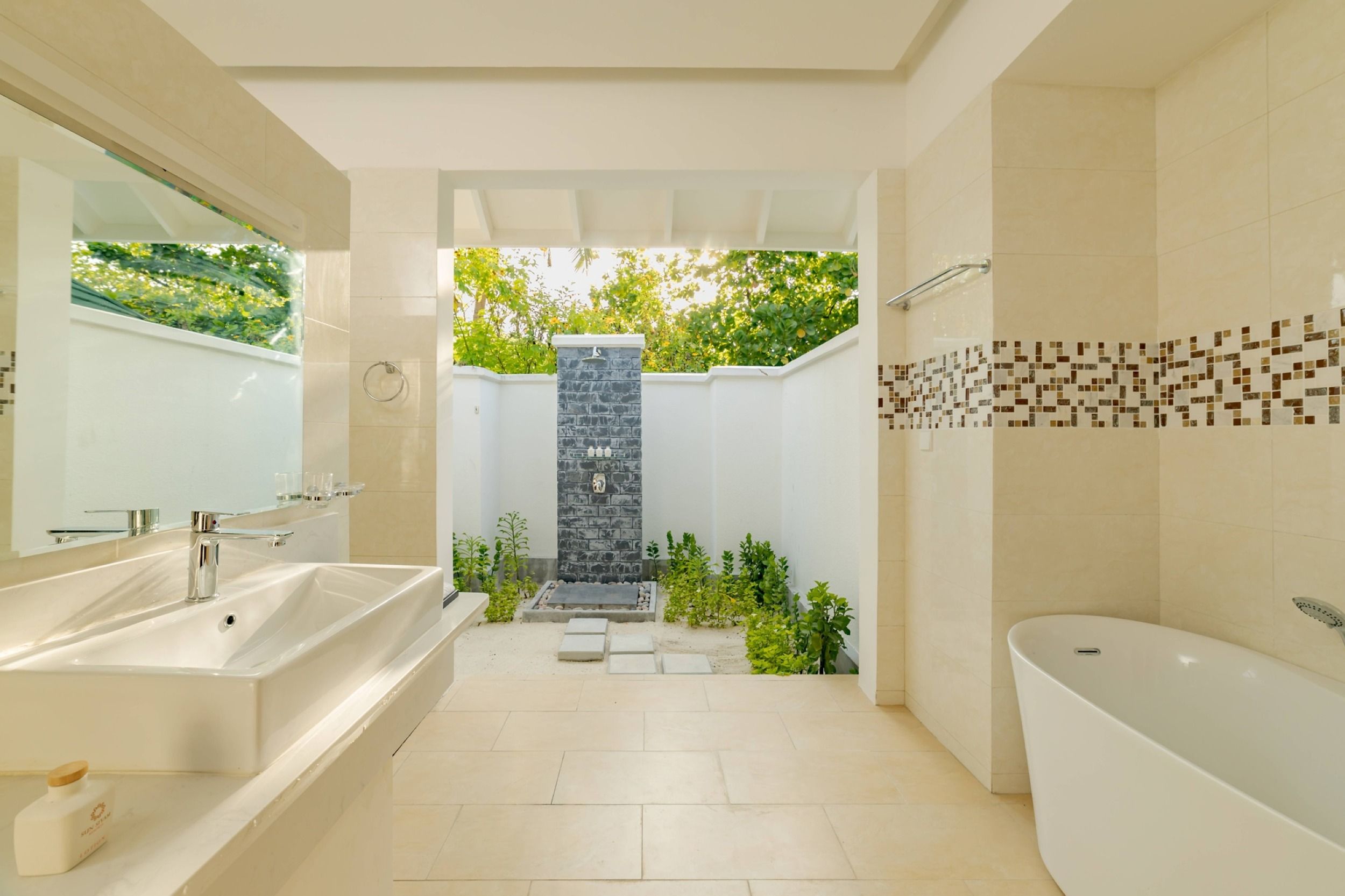 Siyam World Sunset Pool Beach Villa Bathroom
