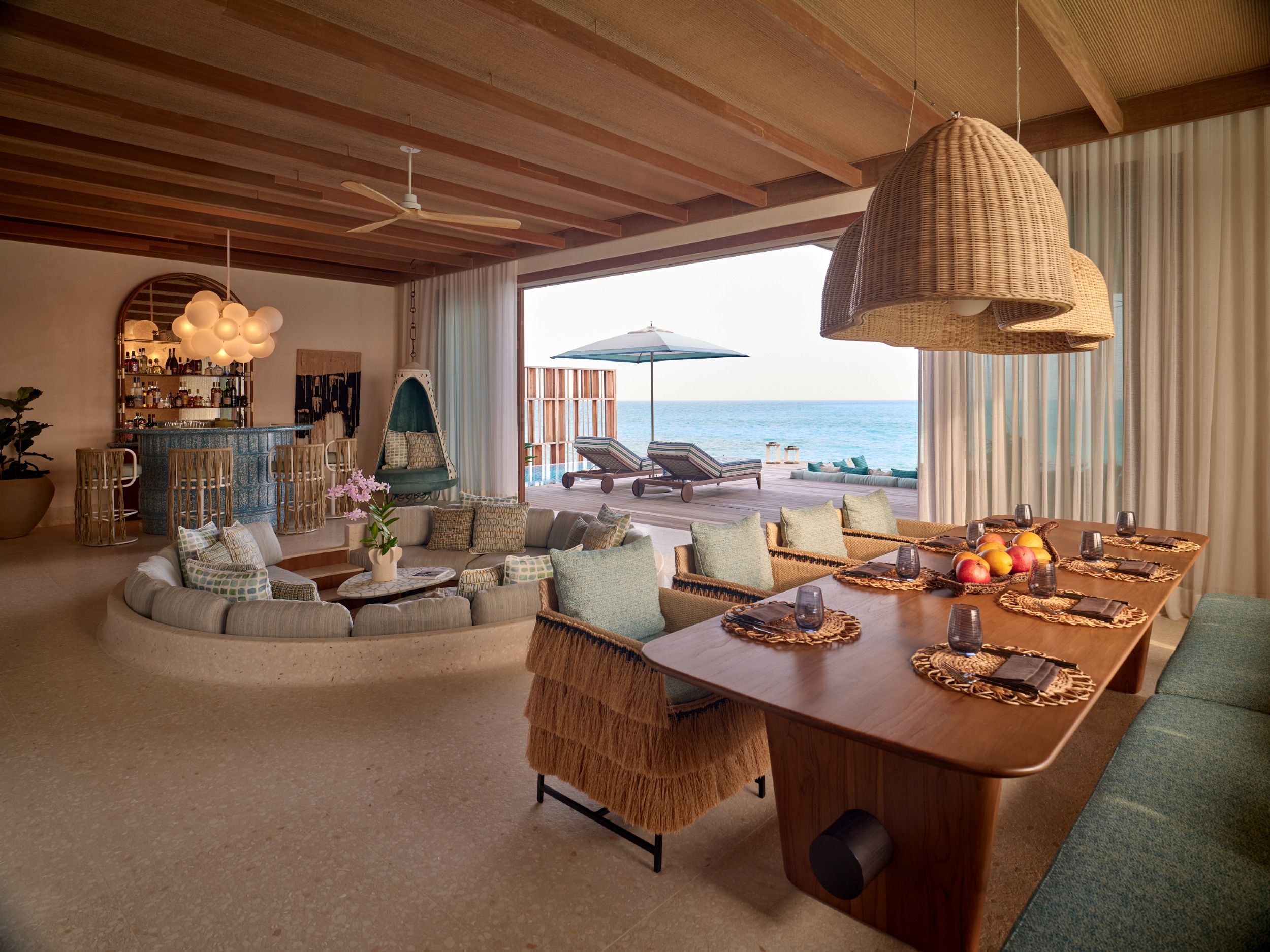  FETHURI Residence - Living & Dining Area 