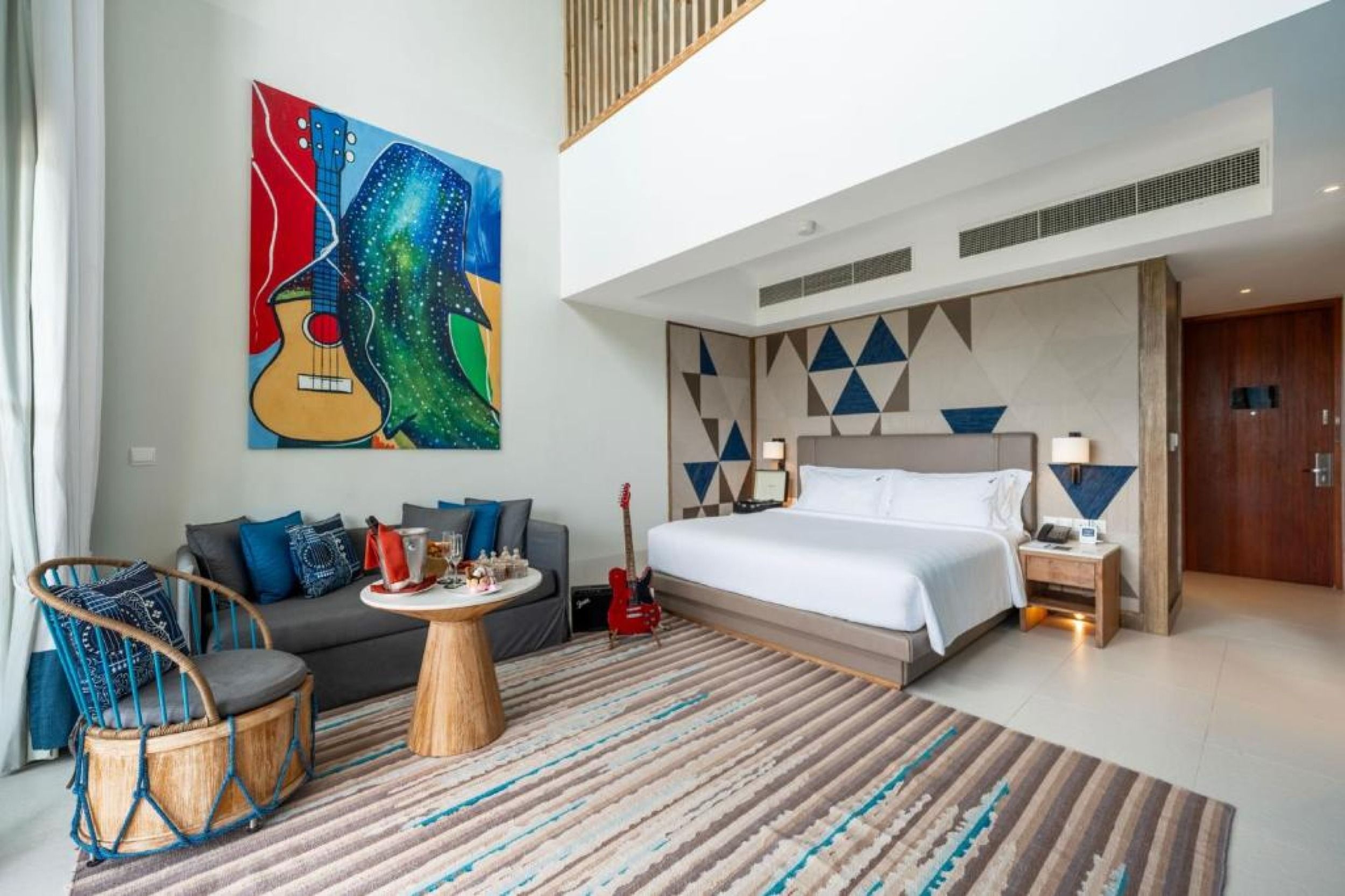 Silver Family Pool Suite 