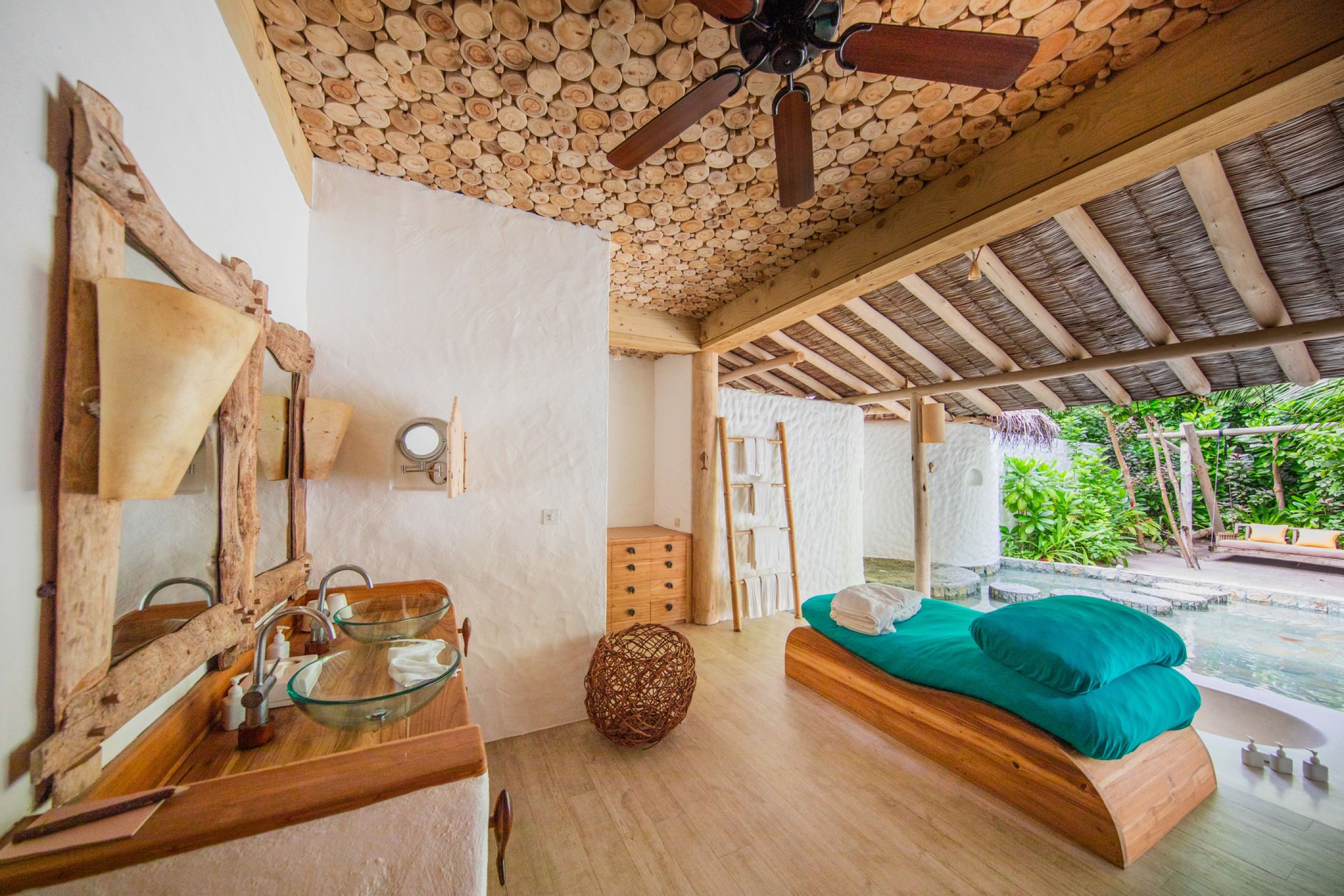 Crusoe Suite with Pool