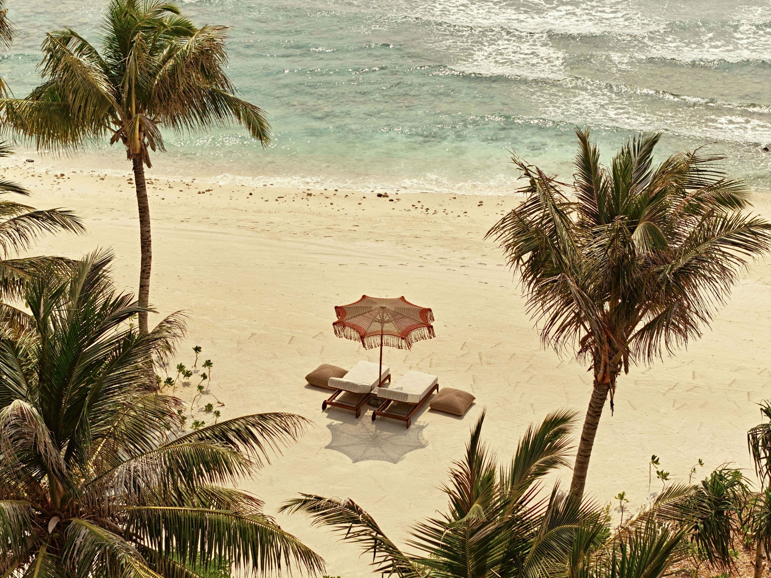Arrival Beach Lounge 
