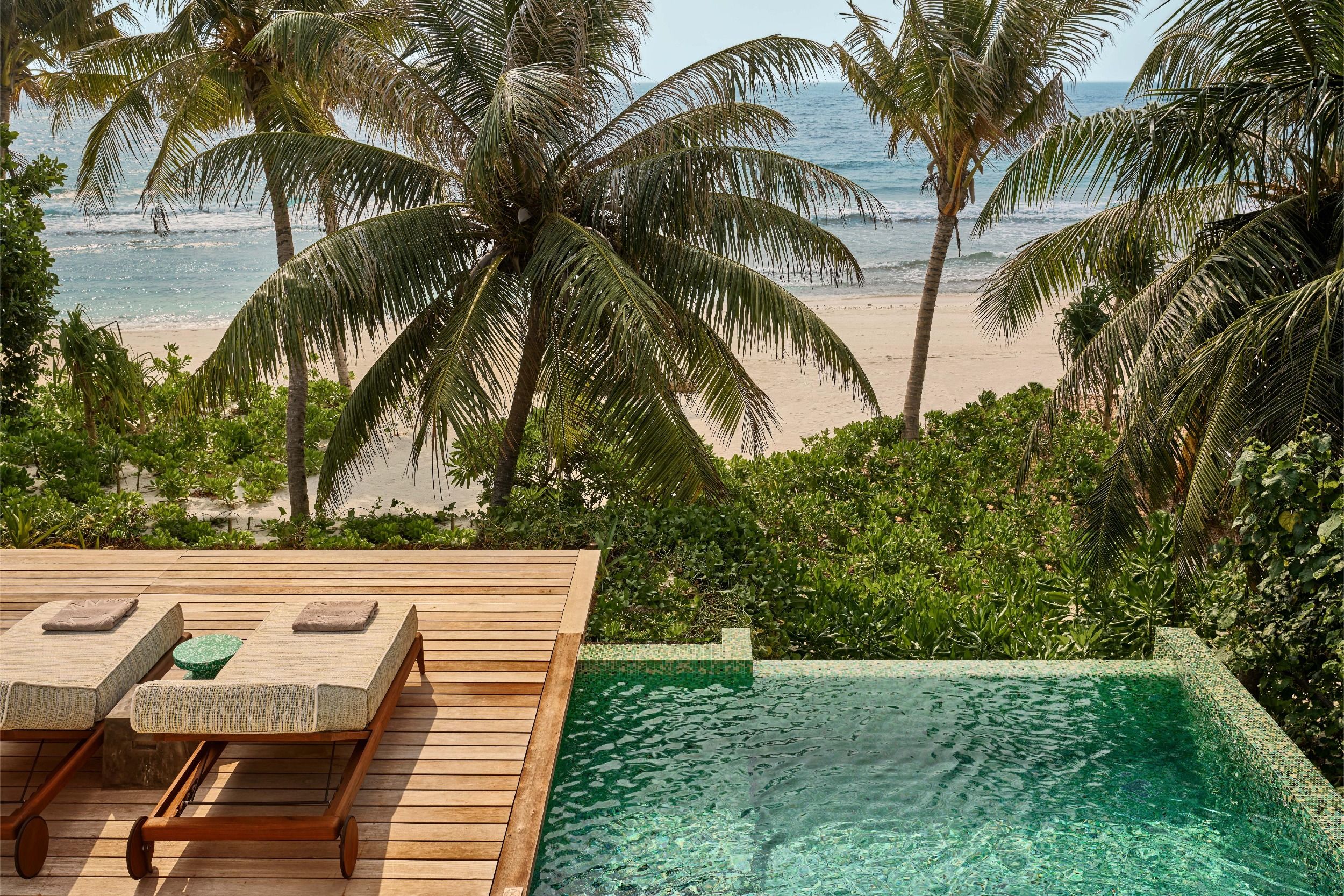 Ocean-side terrace four-bedroom residence