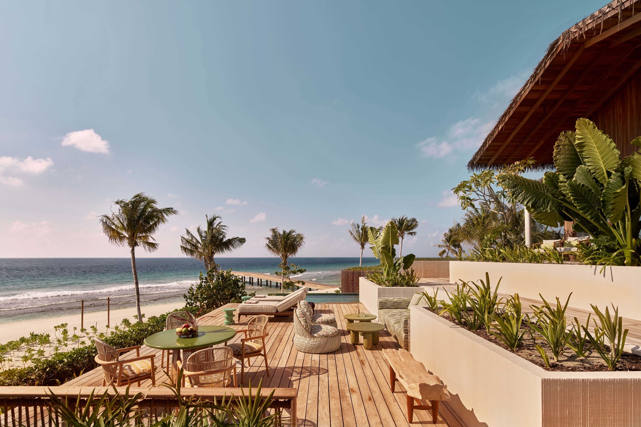 Ocean-side terrace four-bedroom residence