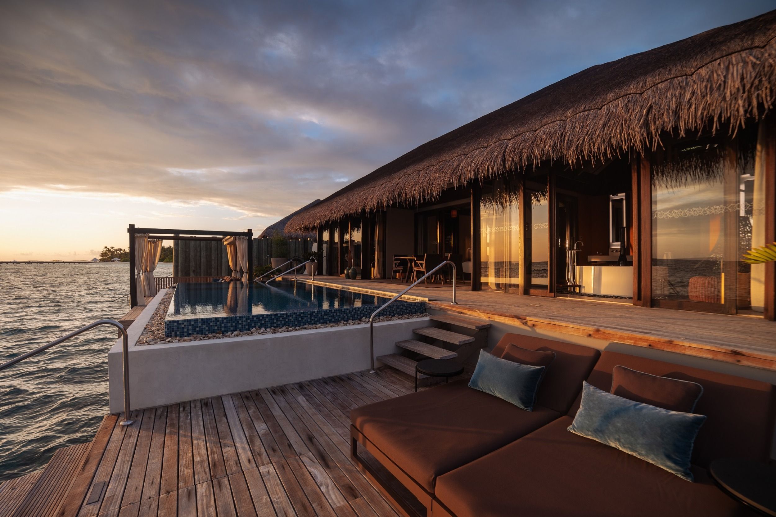 Sunset Deluxe Water Pool Villa - Velaa Private Island Maldives